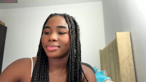 Snapshot of sara_muscle chatting on 04/12/26, 01:32 Sara online show from 04/12/26, 01:32