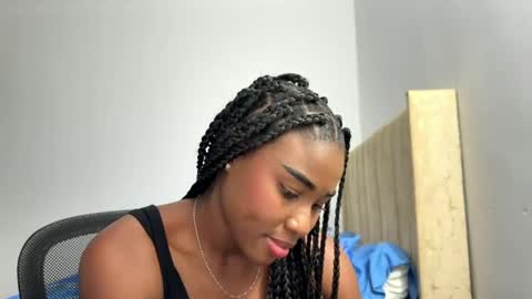 Snapshot of sara_muscle chatting on 04/21/26, 02:26 Sara online show from 04/21/26, 02:26