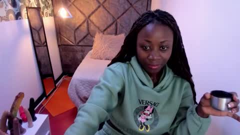 Snapshot of sara_naugty chatting on 11/05/25, 02:39 S A R A online show from 11/05/25, 02:39