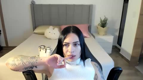 Sara online show from 12/21/25, 03:24