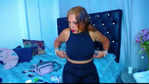 Snapshot of sara_parker__ chatting on 10/03/25, 01:02 Sara Parker online show from 10/03/25, 01:02