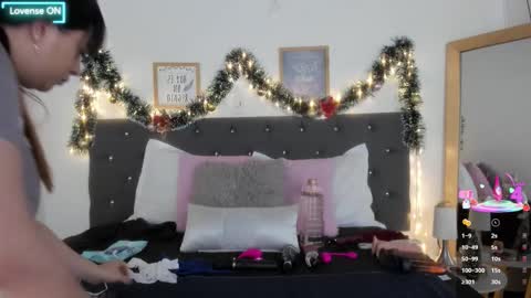 Sara  online show from 12/18/25, 07:09