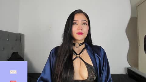 Snapshot of sara_queen9 chatting on 12/17/24, 07:15 Sara online show from 12/17/24, 07:15