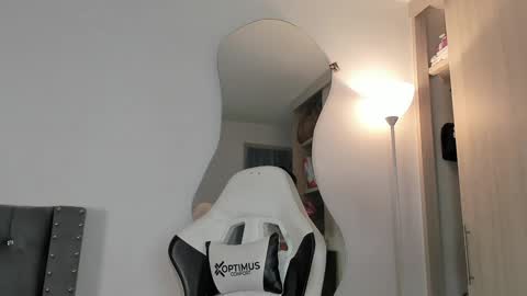 Snapshot of sara_queen9 chatting on 01/13/25, 03:34 Sara online show from 01/13/25, 03:34