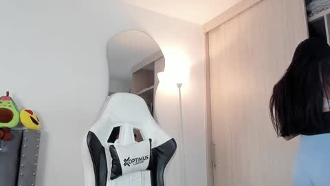 Snapshot of sara_queen9 chatting on 01/30/25, 05:06 Sara online show from 01/30/25, 05:06