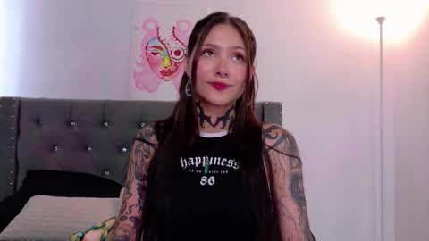 Snapshot of sara_queen9 chatting on 11/16/25, 07:52 Sara online show from 11/16/25, 07:52