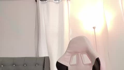 Snapshot of sara_queen9 chatting on 03/17/26, 06:22 Sara online show from 03/17/26, 06:22