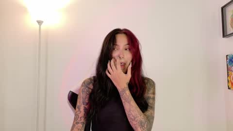 Snapshot of sara_queen9 chatting on 04/07/26, 01:33 Sara online show from 04/07/26, 01:33