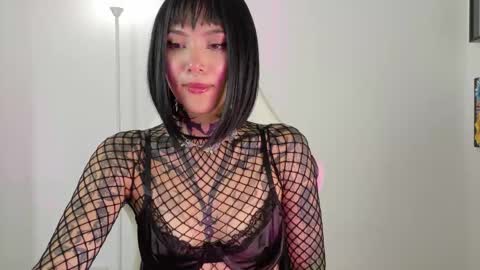 Snapshot of sara_queen9 chatting on 04/15/26, 02:02 Sara online show from 04/15/26, 02:02