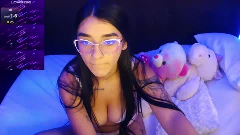 Snapshot of sara_ramirez0 chatting on 12/19/24, 01:18 sara_ramirez0 online show from 12/19/24, 01:18