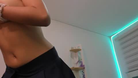 sara_red_x online show from 05/16/26, 03:47