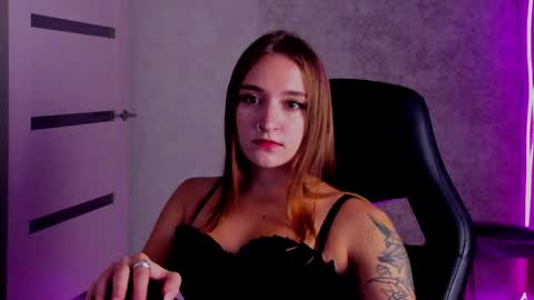 Snapshot of sara_rossse chatting on 09/20/25, 08:32 Sara online show from 09/20/25, 08:32