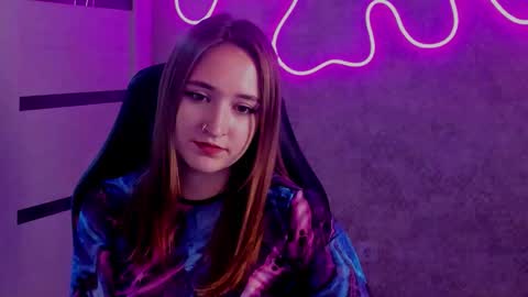 Snapshot of sara_rossse chatting on 10/03/25, 08:28 Sara online show from 10/03/25, 08:28