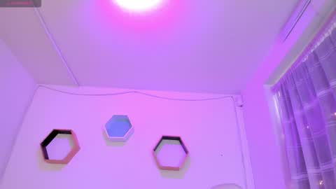 sara online show from 11/06/25, 01:56