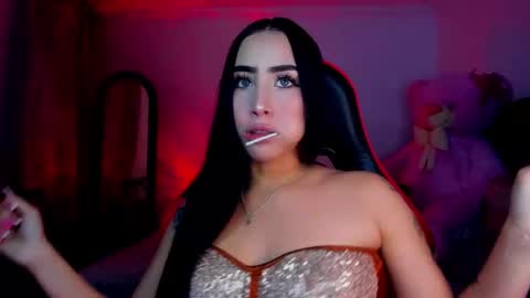 sara_stone03 online show from 01/12/25, 07:43