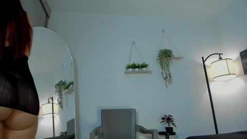 sara_sweett9 online show from 11/19/25, 09:26