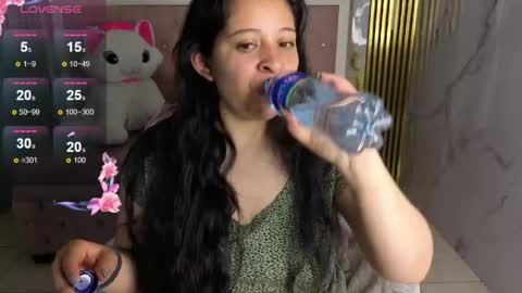 Sara T. online show from 05/26/26, 03:13