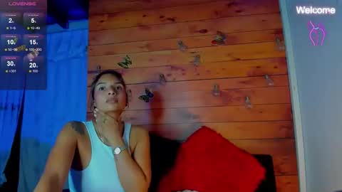 Snapshot of sara_thompson01 chatting on 10/16/25, 04:02 SARA online show from 10/16/25, 04:02