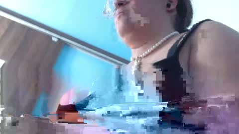 sara_thonson_ online show from 12/12/24, 05:52