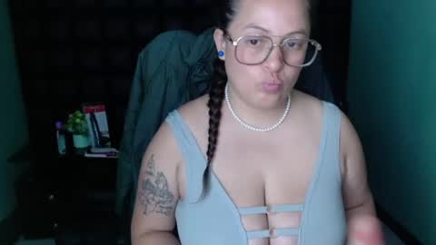 sara_thonson_ online show from 02/21/25, 09:34