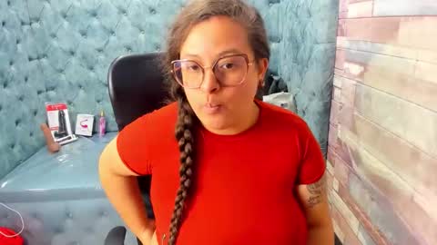 Snapshot of sara_thonson_ chatting on 05/08/26, 05:02 sara_thonson_ online show from 05/08/26, 05:02