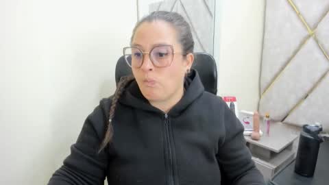 Snapshot of sara_thonson_ chatting on 05/10/26, 03:12 sara_thonson_ online show from 05/10/26, 03:12