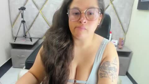 Snapshot of sara_thonson_ chatting on 05/13/26, 03:48 sara_thonson_ online show from 05/13/26, 03:48