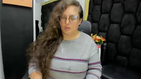 Snapshot of sara_thonson_ chatting on 06/03/26, 04:15 sara_thonson_ online show from 06/03/26, 04:15
