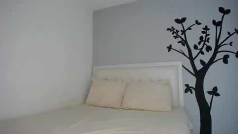 Sara online show from 10/28/25, 01:31