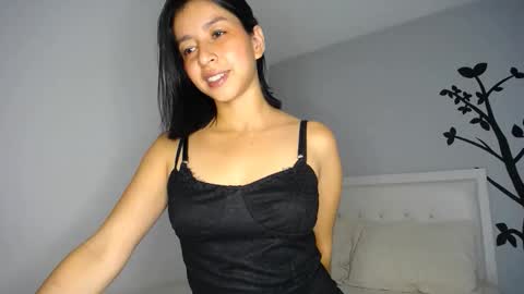 Sara online show from 12/04/25, 02:10