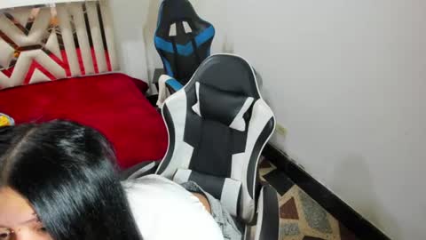Snapshot of sara_winehouse1 chatting on 07/24/26, 12:03 1 online show from 07/24/26, 12:03