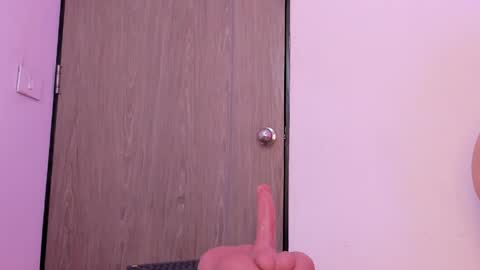 Snapshot of saraa_joness_ chatting on 04/14/26, 07:09 Sara online show from 04/14/26, 07:09