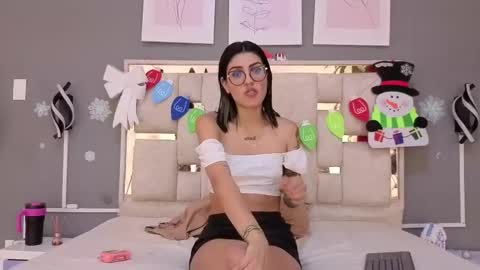 sara online show from 12/05/25, 03:15