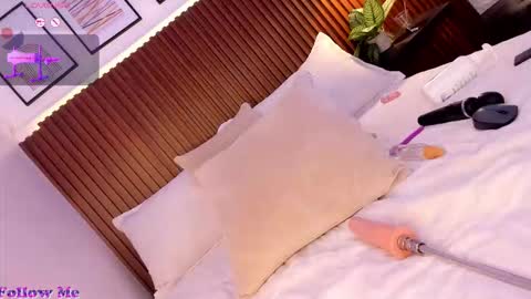 Snapshot of saraa_romero chatting on 12/05/25, 04:32 sara online show from 12/05/25, 04:32