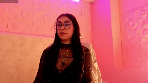 Snapshot of saraa_taylor1 chatting on 05/28/26, 03:48 Sara online show from 05/28/26, 03:48