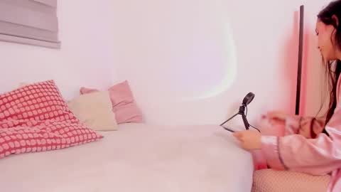 Snapshot of saraaah_fox chatting on 02/19/26, 11:23 Sarah online show from 02/19/26, 11:23