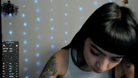 Snapshot of saraadesire chatting on 12/28/24, 10:13 Sara online show from 12/28/24, 10:13