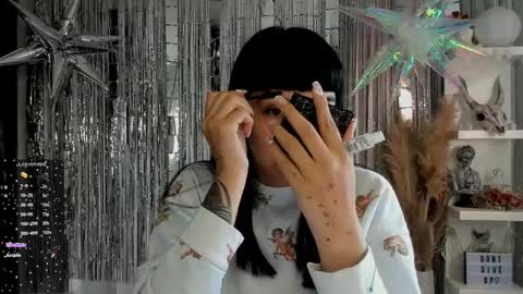 Snapshot of saraadesire chatting on 02/18/25, 12:28 Sara online show from 02/18/25, 12:28