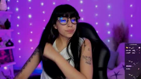 Snapshot of saraadesire chatting on 12/16/25, 08:25 Sara online show from 12/16/25, 08:25