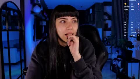 Snapshot of saraadesire chatting on 04/10/26, 06:51 Sara online show from 04/10/26, 06:51