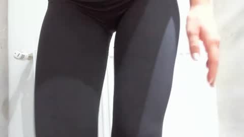 Snapshot of saraahwinstonn chatting on 02/19/25, 09:14 Queen Ssaraah online show from 02/19/25, 09:14