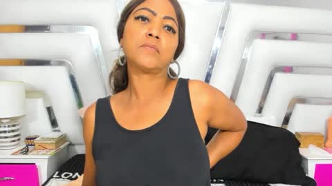 Sara online show from 02/17/25, 04:37