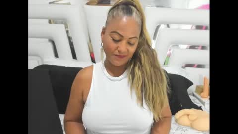 Sara online show from 11/22/25, 08:19