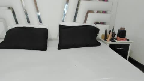 Sara online show from 11/27/25, 11:29