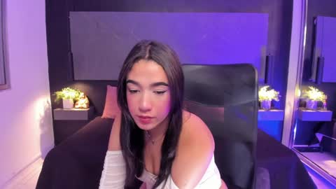Snapshot of saraamills chatting on 04/07/26, 03:29 Sara online show from 04/07/26, 03:29
