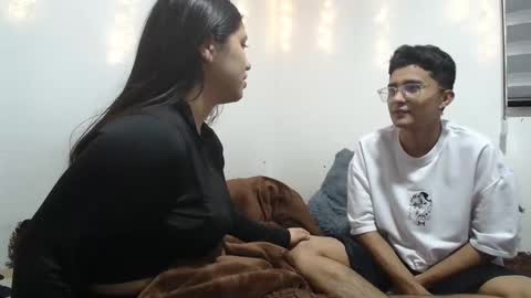 sara and thomas online show from 01/11/25, 02:41