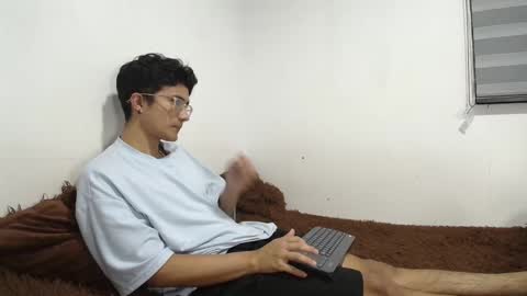 sara and thomas online show from 02/20/25, 03:56