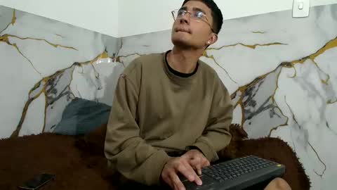 sara and thomas online show from 02/22/26, 07:08