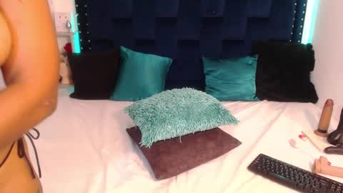 SARAHGIL online show from 03/12/25, 01:58