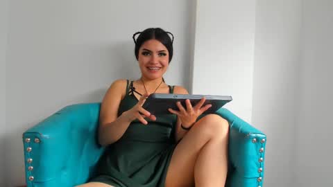 Sara online show from 03/10/25, 04:25